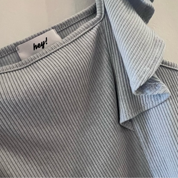 NWOT - Flutter sleeve, ruffle hem peplum top - Picture 5 of 6